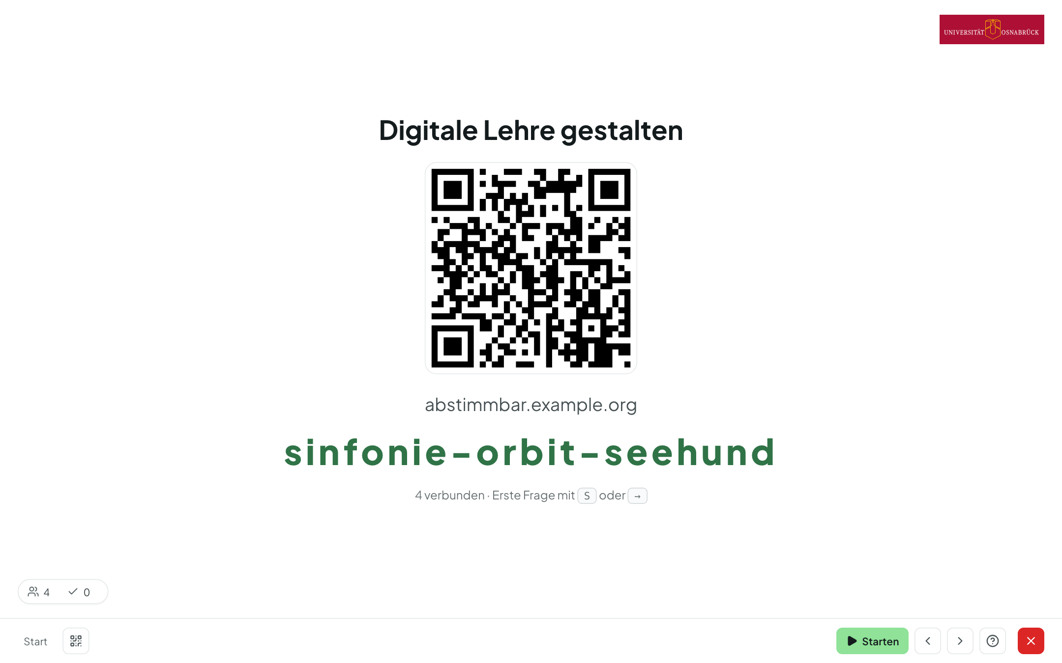 Beamer-Beitrittsbildschirm mit Set-Titel, QR-Code, Adresse, Raumcode und der Zahl verbundener Teilnehmender